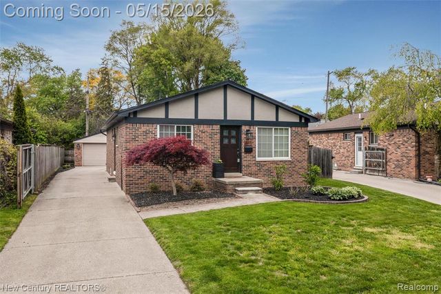 4411 Robinwood Avenue, Royal Oak, MI 48073