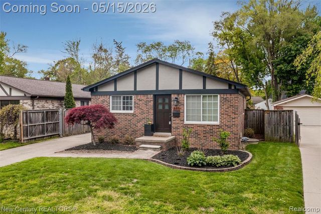 4411 Robinwood Avenue, Royal Oak, MI 48073