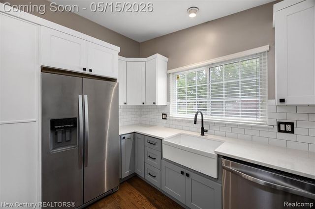4411 Robinwood Avenue, Royal Oak, MI 48073