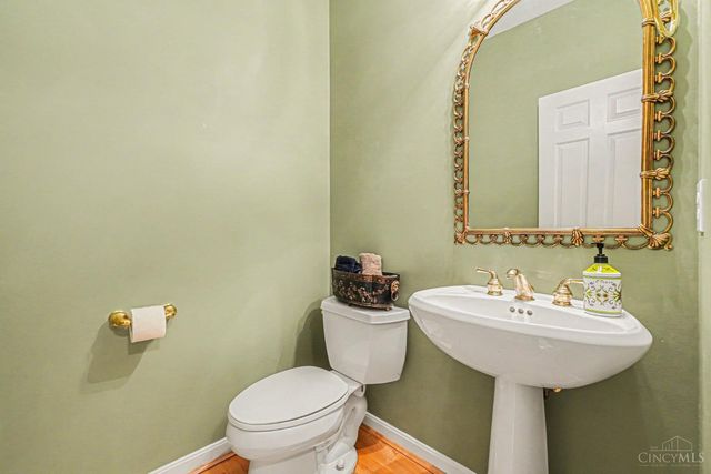 1426 Miami Lake Drive, Miami Twp, OH 45140