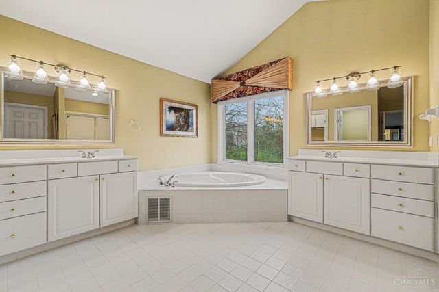 1426 Miami Lake Drive, Miami Twp, OH 45140