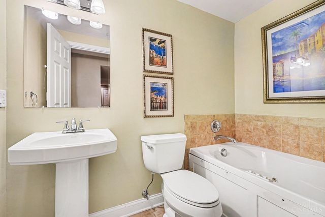 1426 Miami Lake Drive, Miami Twp, OH 45140