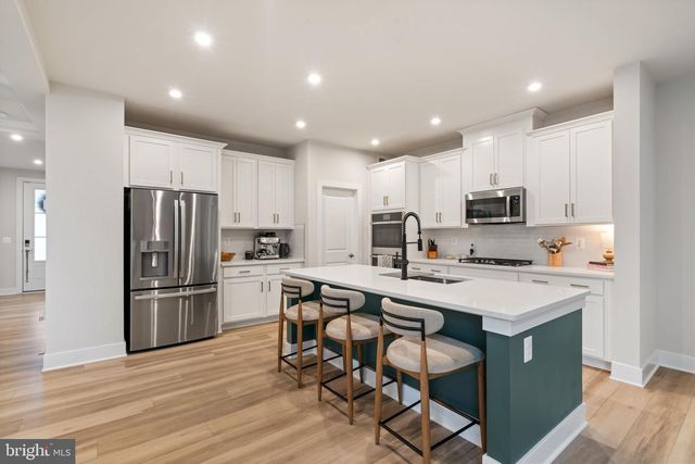 1924 SERVICEBERRY RD, Dumfries, VA 22026