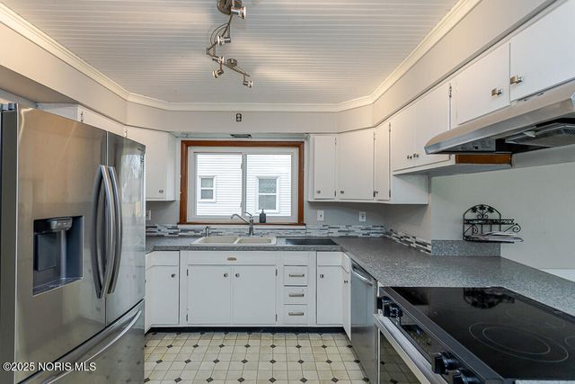 2310 Tremainsville Road, Toledo, OH 43613