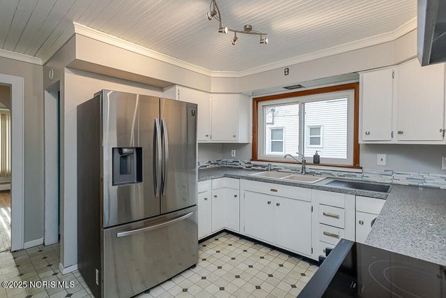 2310 Tremainsville Road, Toledo, OH 43613