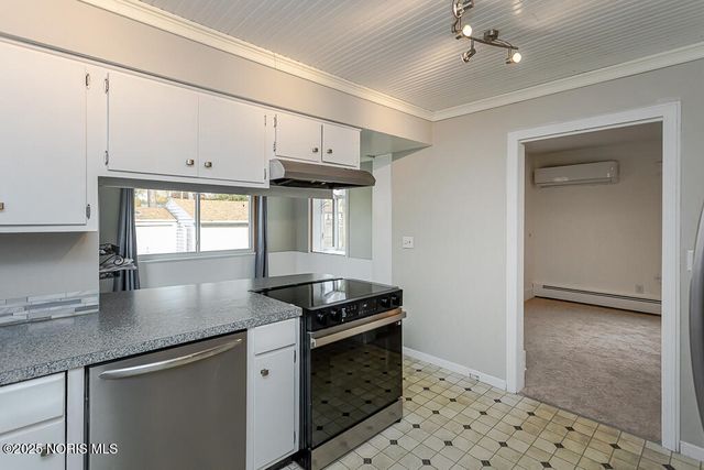 2310 Tremainsville Road, Toledo, OH 43613