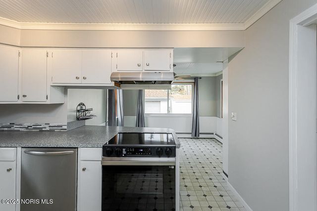 2310 Tremainsville Road, Toledo, OH 43613