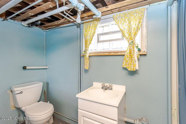 2310 Tremainsville Road, Toledo, OH 43613