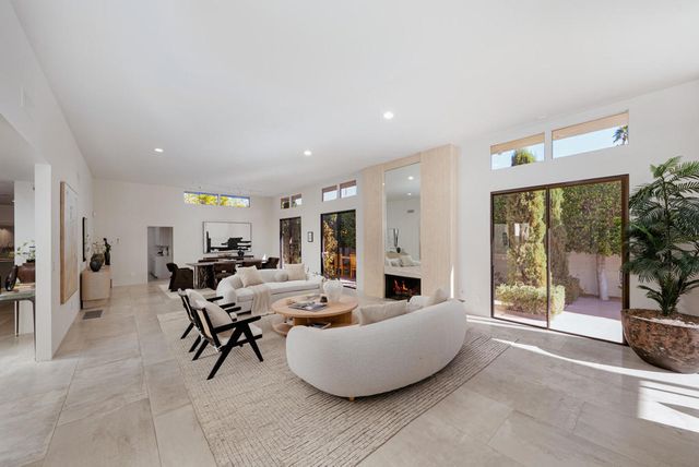 2044 S Tulare Drive, Palm Springs, CA 92264