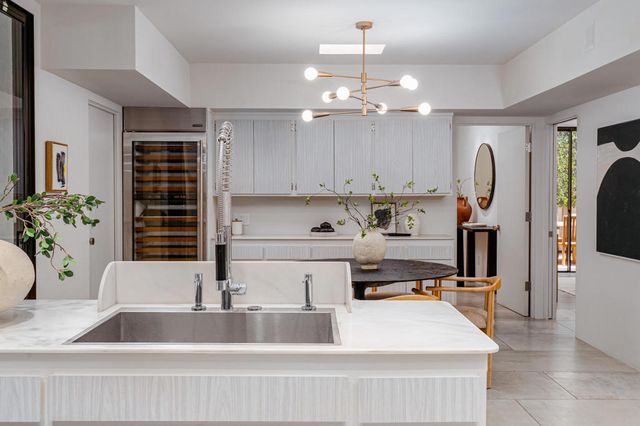 2044 S Tulare Drive, Palm Springs, CA 92264