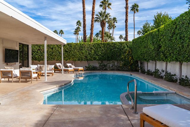 2044 S Tulare Drive, Palm Springs, CA 92264