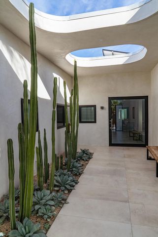 2044 S Tulare Drive, Palm Springs, CA 92264