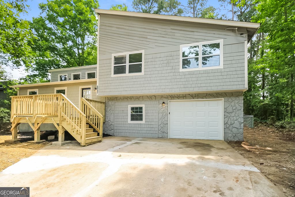 6862 Red Maple Drive, Rex, GA 30273