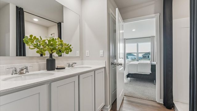 5817 NE Verona Drive, Ankeny, IA 50021