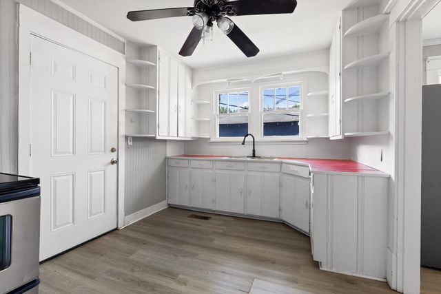 1006 Mcfarland Avenue, Rossville, GA 30741