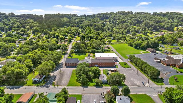 1006 Mcfarland Avenue, Rossville, GA 30741