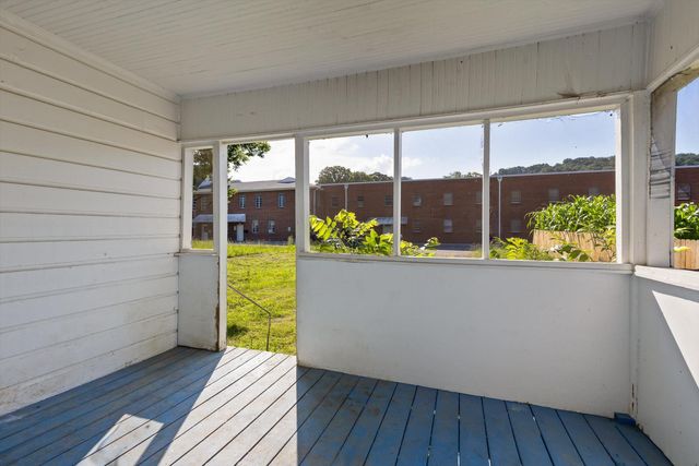 1006 Mcfarland Avenue, Rossville, GA 30741