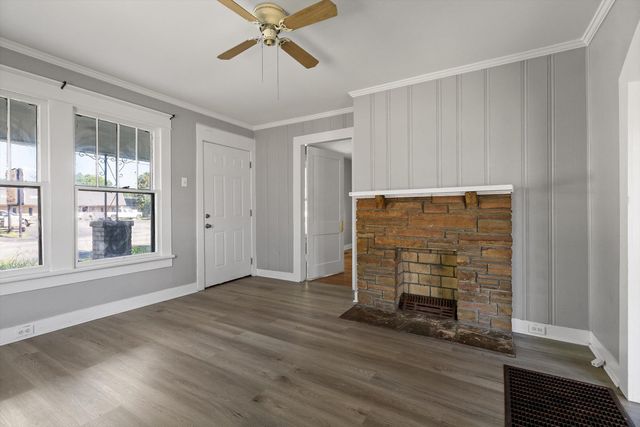 1006 Mcfarland Avenue, Rossville, GA 30741