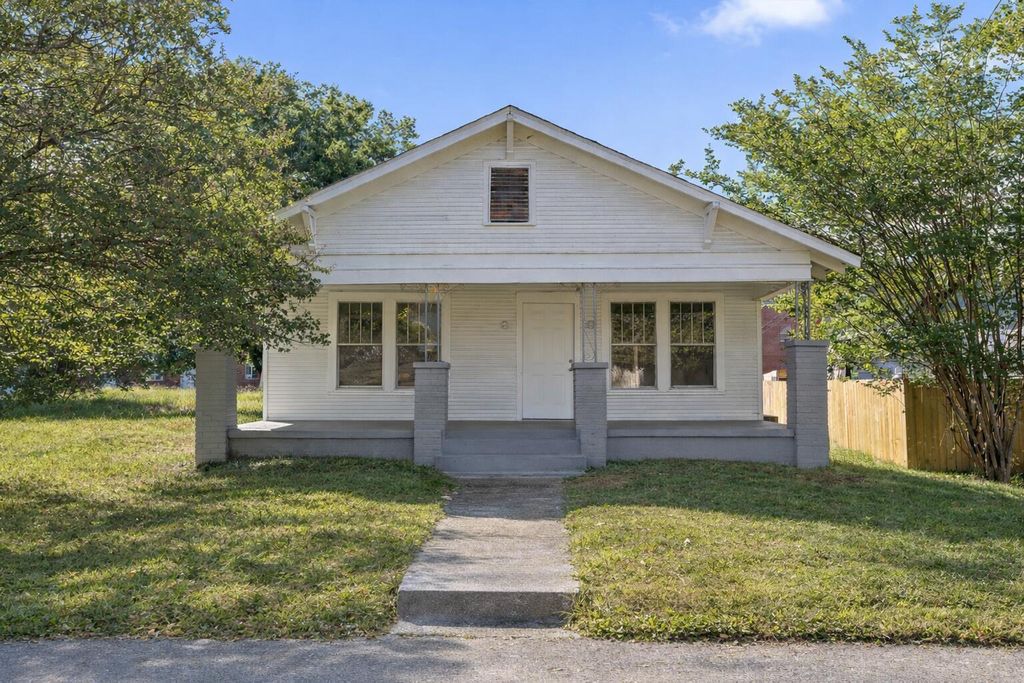 1006 Mcfarland Avenue, Rossville, GA 30741