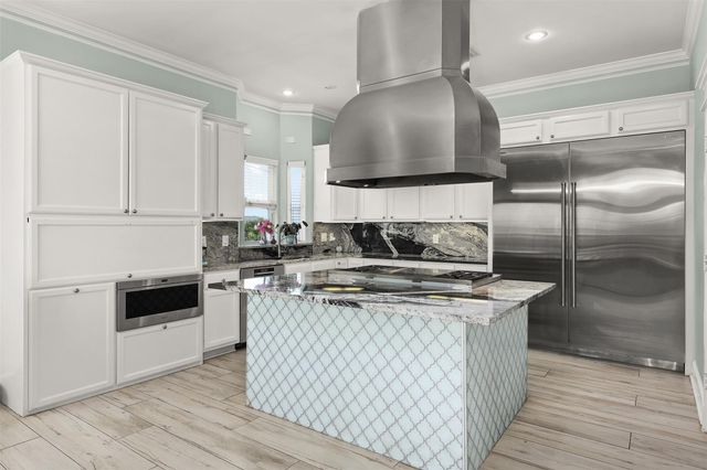 1007 Lillian Lane, Galveston, TX 77554