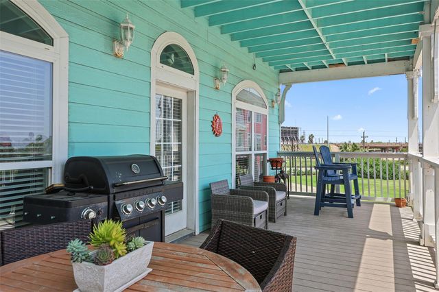 1007 Lillian Lane, Galveston, TX 77554