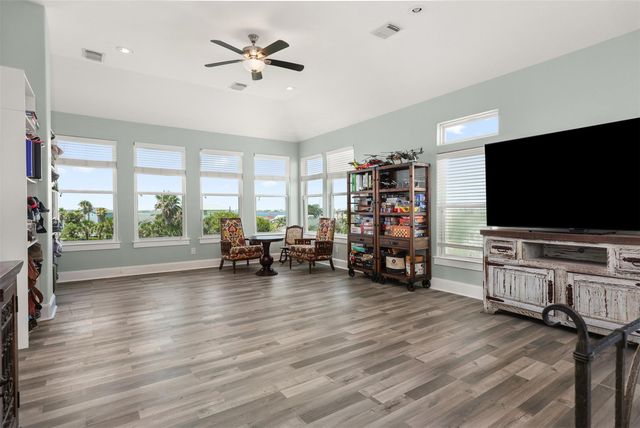 1007 Lillian Lane, Galveston, TX 77554