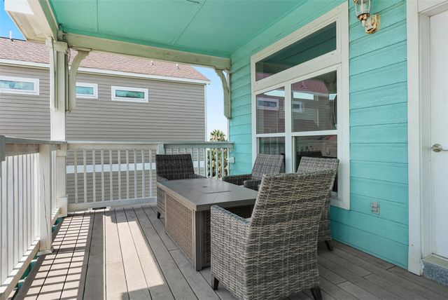 1007 Lillian Lane, Galveston, TX 77554