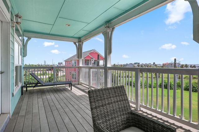 1007 Lillian Lane, Galveston, TX 77554