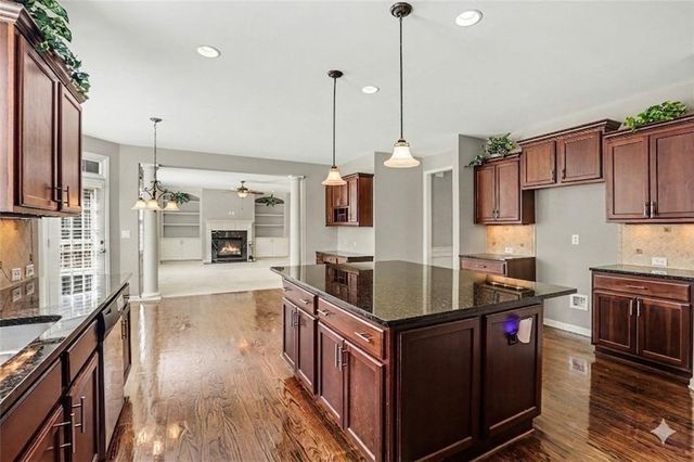 3247 Walnut Ridge, Atlanta, GA 30349