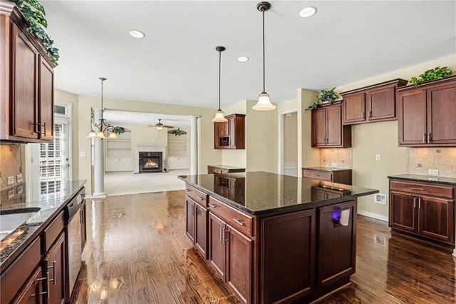 3247 Walnut Ridge, Atlanta, GA 30349