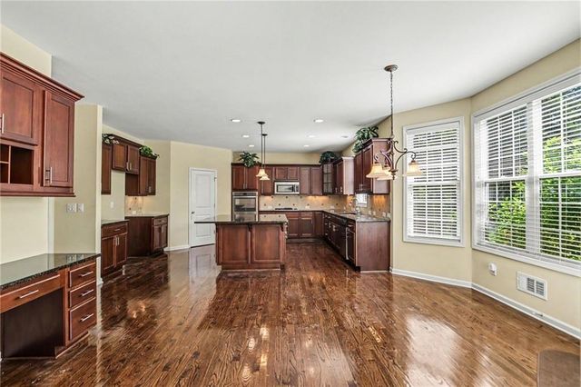 3247 Walnut Ridge, Atlanta, GA 30349