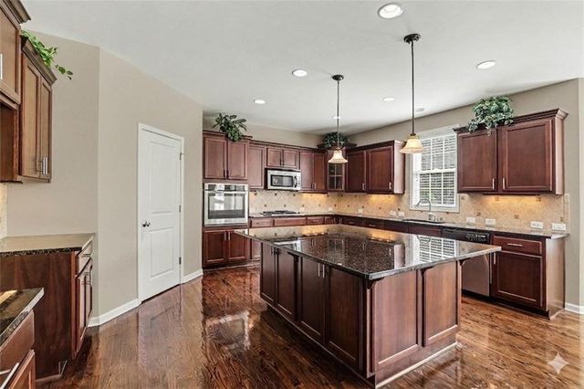 3247 Walnut Ridge, Atlanta, GA 30349