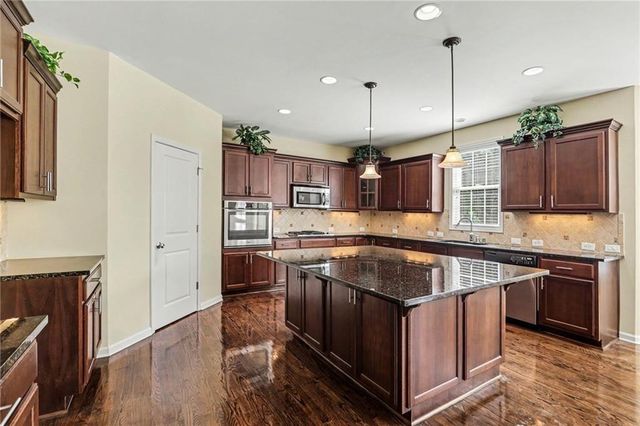 3247 Walnut Ridge, Atlanta, GA 30349