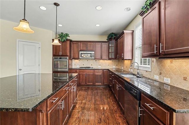 3247 Walnut Ridge, Atlanta, GA 30349