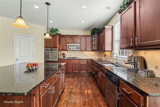 3247 Walnut Ridge, Atlanta, GA 30349