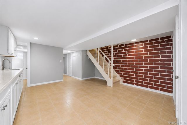 6511 175th Street, Fresh Meadows, NY 11365