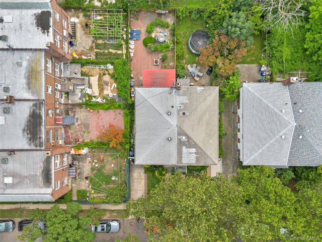 6511 175th Street, Fresh Meadows, NY 11365