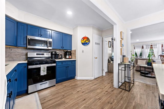 6511 175th Street, Fresh Meadows, NY 11365