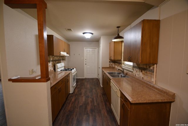 823 Highgate, Universal City, TX 78148