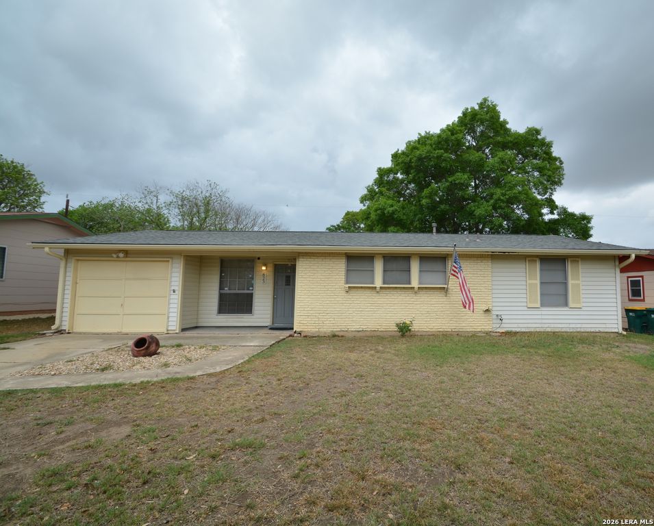 823 Highgate, Universal City, TX 78148