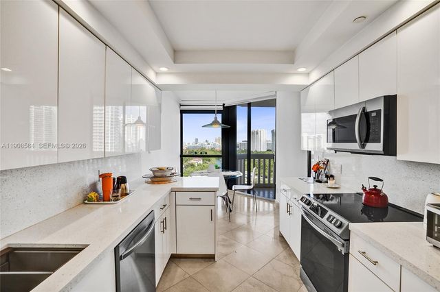 2000 Island Boulevard 1710, Aventura, FL 33160