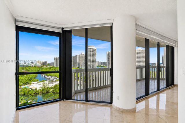 2000 Island Boulevard 1710, Aventura, FL 33160