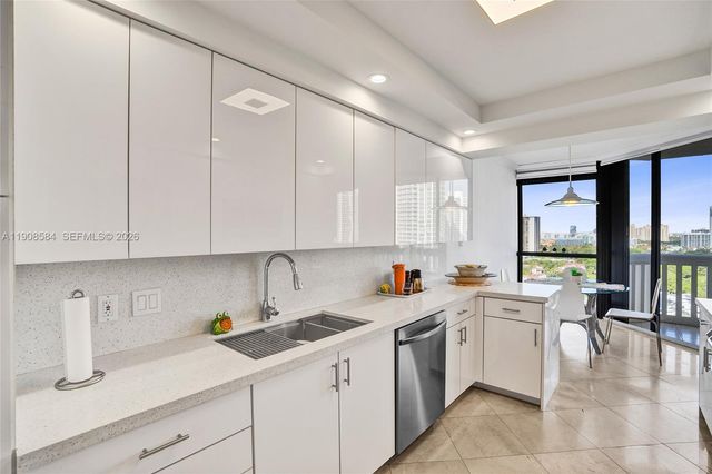 2000 Island Boulevard 1710, Aventura, FL 33160