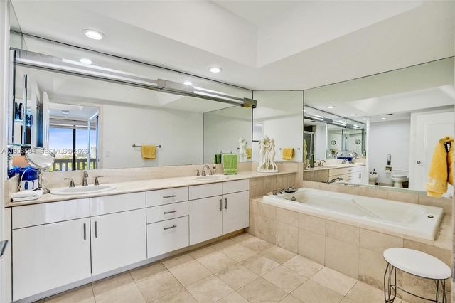 2000 Island Boulevard 1710, Aventura, FL 33160