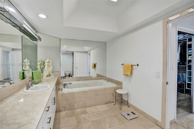 2000 Island Boulevard 1710, Aventura, FL 33160