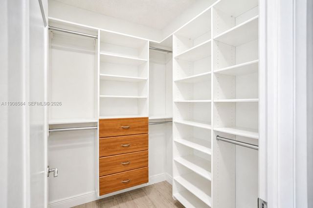 2000 Island Boulevard 1710, Aventura, FL 33160