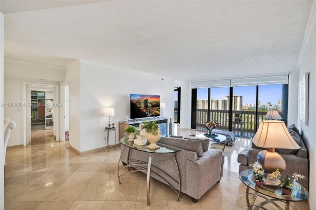 2000 Island Boulevard 1710, Aventura, FL 33160