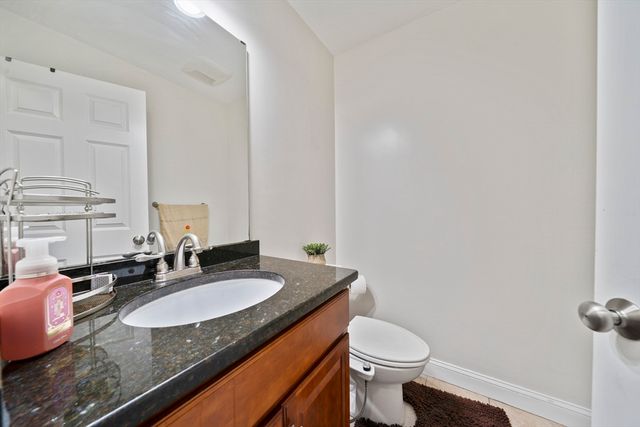 200 Justin Dr 4, Weymouth, MA 02188