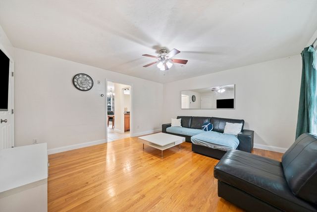 200 Justin Dr 4, Weymouth, MA 02188
