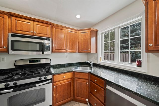 200 Justin Dr 4, Weymouth, MA 02188